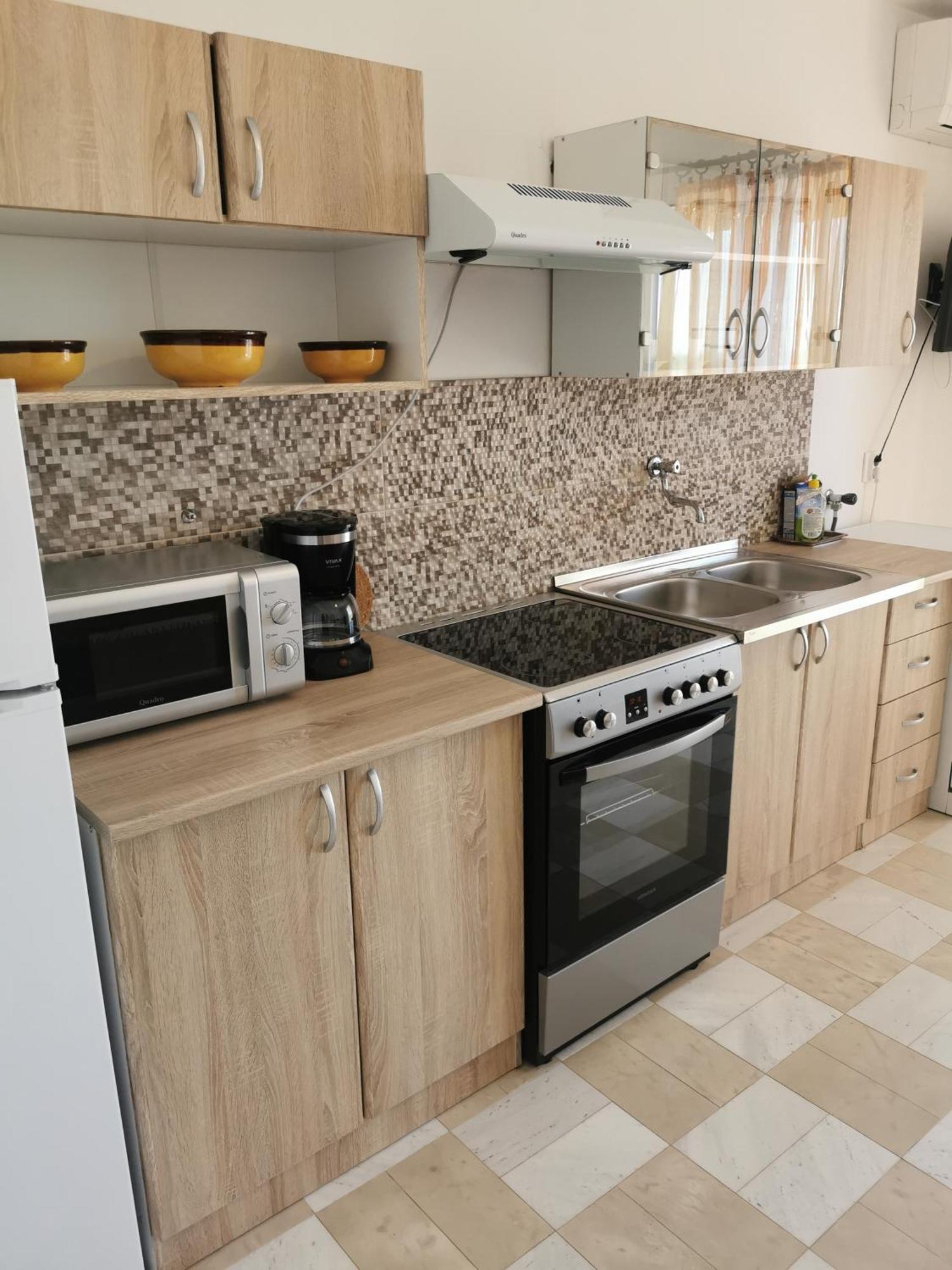 Apartment Kira - Spacious Apartment With Sea View Liznjan Exterior photo