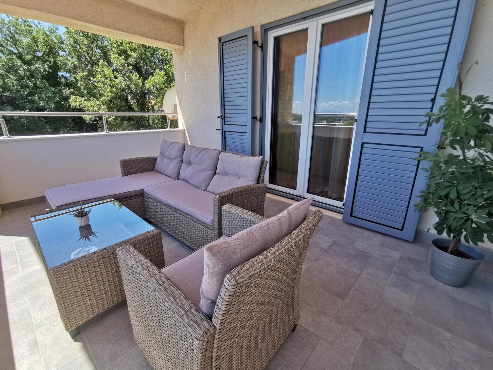 Apartment Kira - Spacious Apartment With Sea View Liznjan Exterior photo